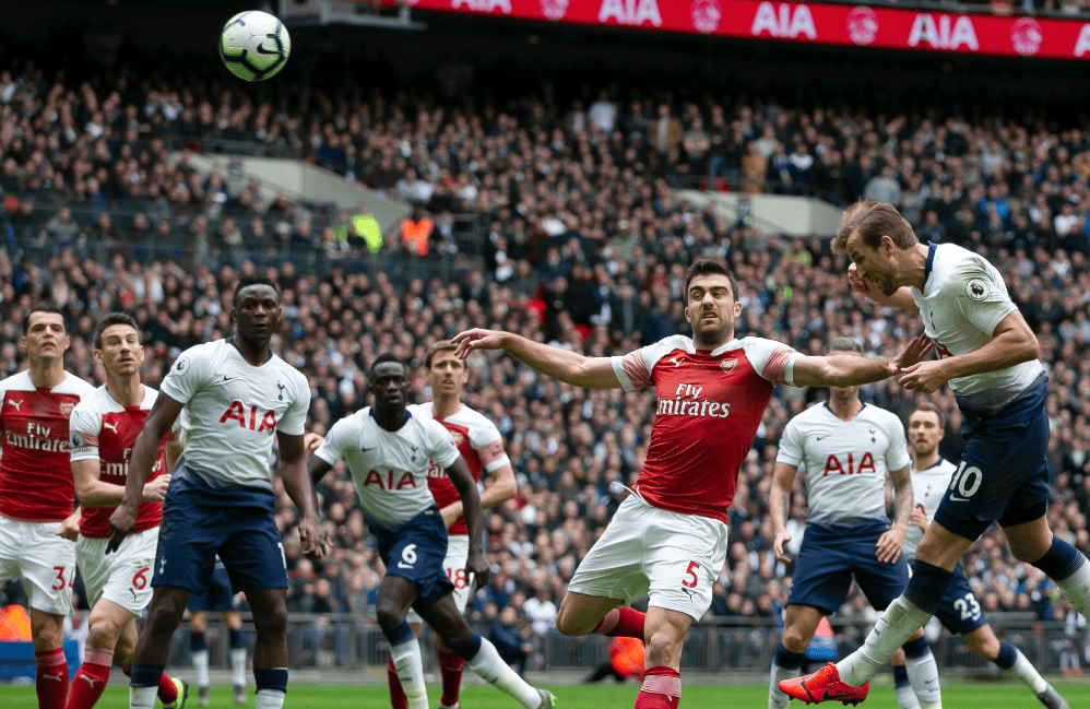 亚当·沃顿希望加盟有欧冠资格的新球队。（亚当·沃顿有意转会至具备欧冠资格的新东家）