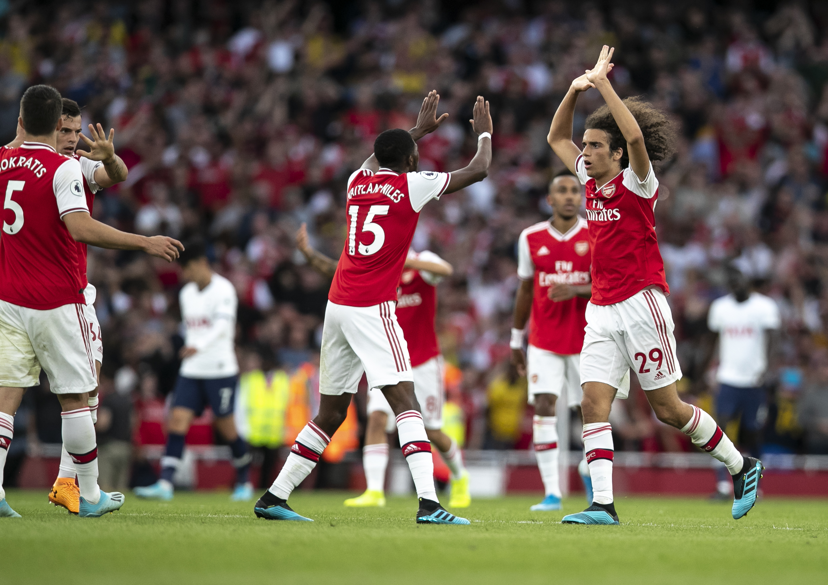 2280万买的恩里克砸手里？斯基拉：国米正找寻邓弗里斯的替补