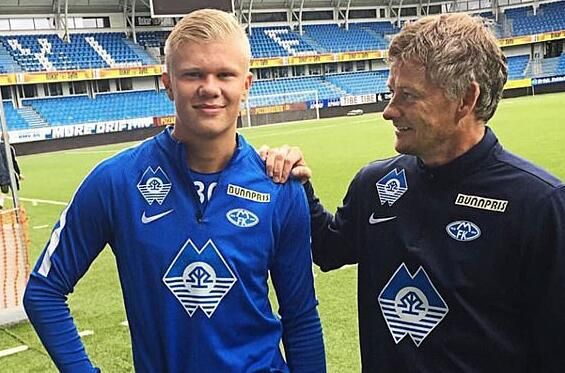 世欧预半场：齐甘科夫造险，乌克兰暂0-0冰岛（世欧预半场战报：乌克兰0-0冰岛，齐甘科夫屡造险情）