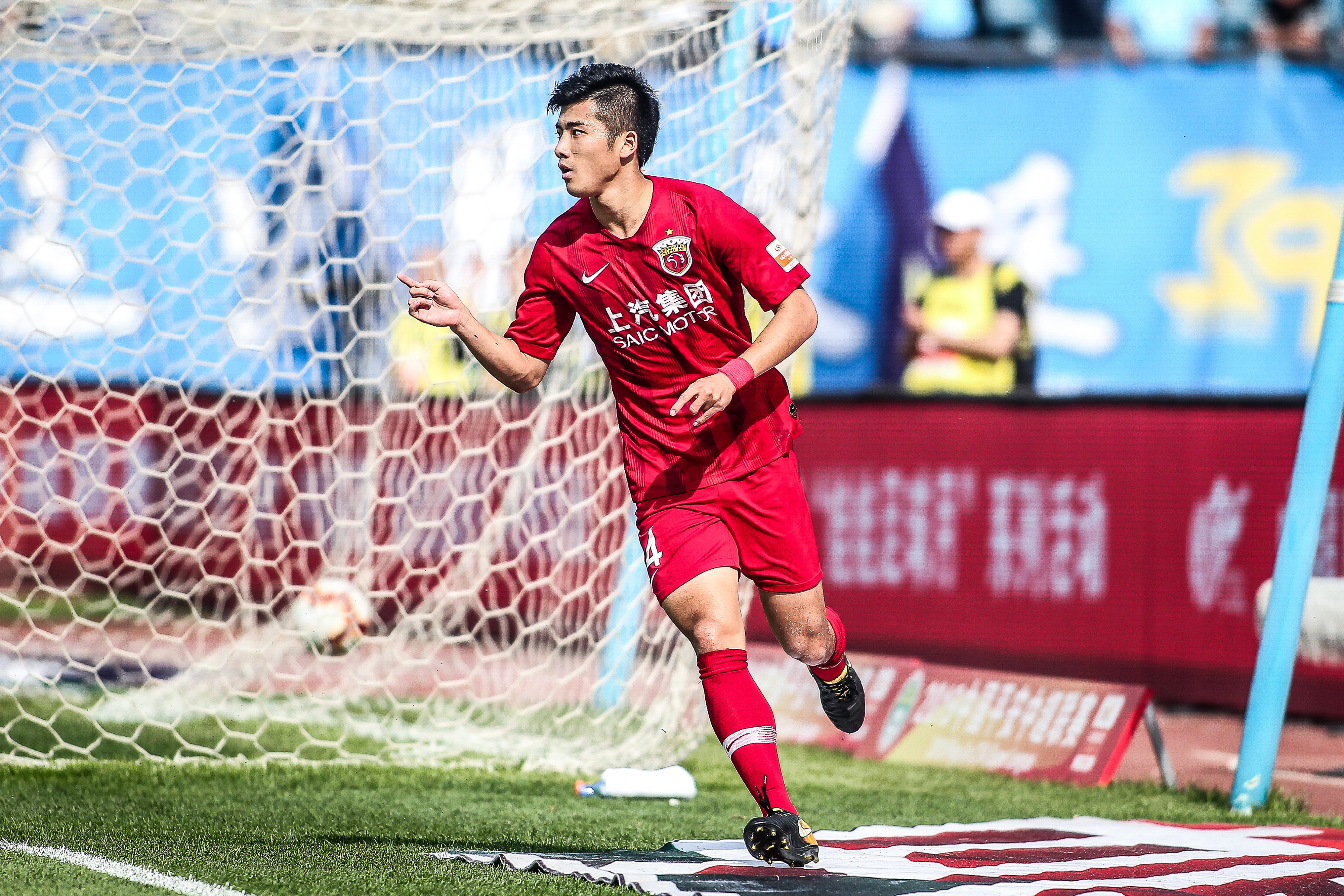 德转西甲最贵阵容：姆巴佩、亚马尔领衔，中前场全部身价过亿（德转评选西甲最贵阵容：姆巴佩、亚马尔领衔，中前场球员清一色身价破亿）