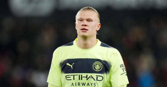 犹他爵士逆转击败篮网，豪取两连胜，马尔卡宁和乔治表现突出，篮网失误和外线投射不佳。