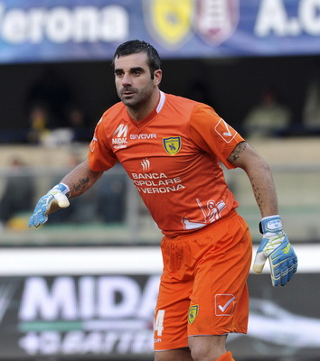 曼晚：利用大数据推算，最适合曼城右后卫位置的人选是埃纳